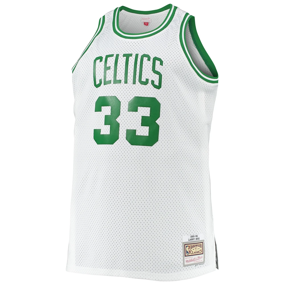 Homme Mitchell & Ness Larry Bird Blanc Boston Celtics Big Tall 1985/86 Hardwood Classics Swingman Maillot