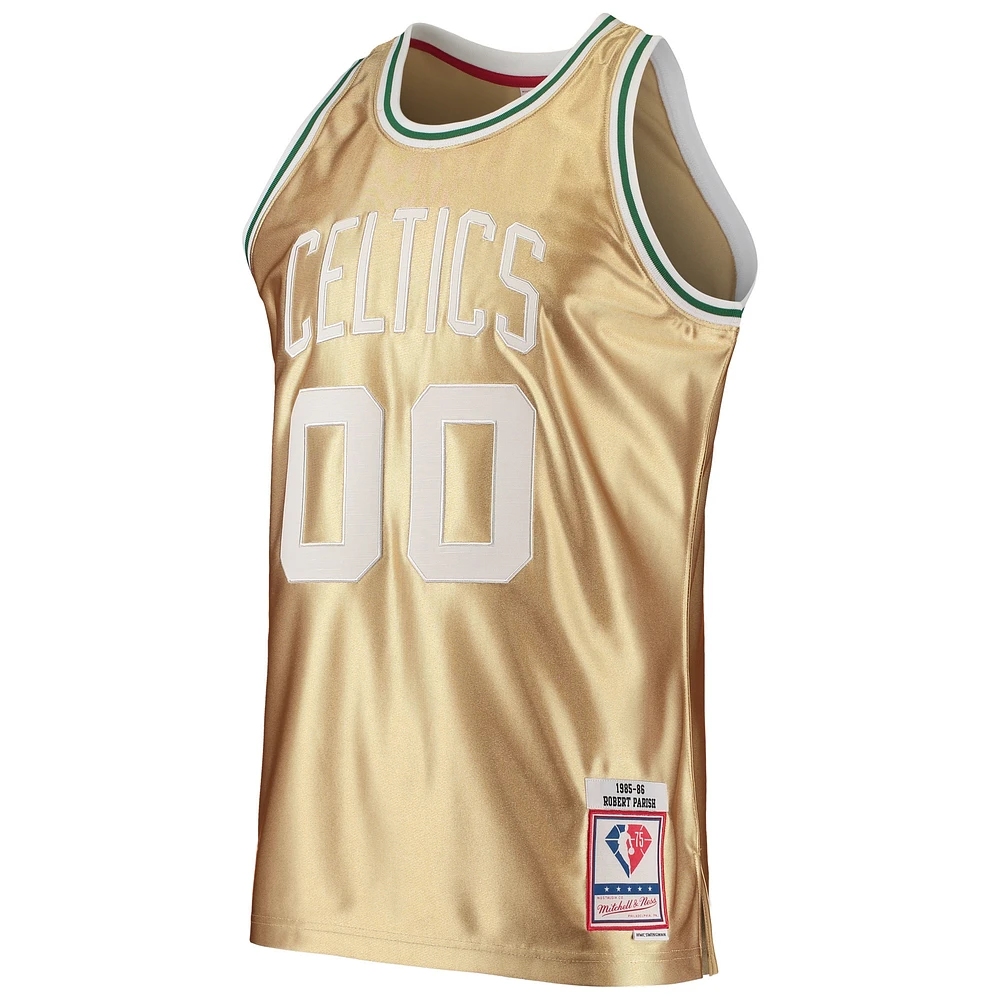 Hommes Mitchell & Ness Robert Parish Gold Boston Celtics 75e anniversaire 1985/86 Hardwood Classics Swingman Jersey