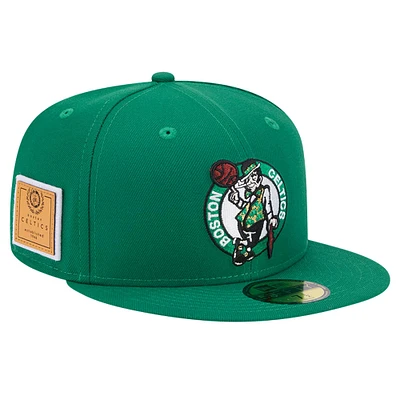 Casquette ajustée 59FIFTY New Era Kelly Green Boston Celtics Court Sport pour hommes