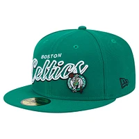 Casquette ajustée 59Fifty Boston Celtics Sport Night Script de New Era pour homme, vert Kelly