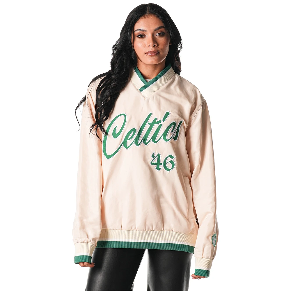 Pull coupe-vent unisexe The Wild Collective crème avec appliques Boston Celtics