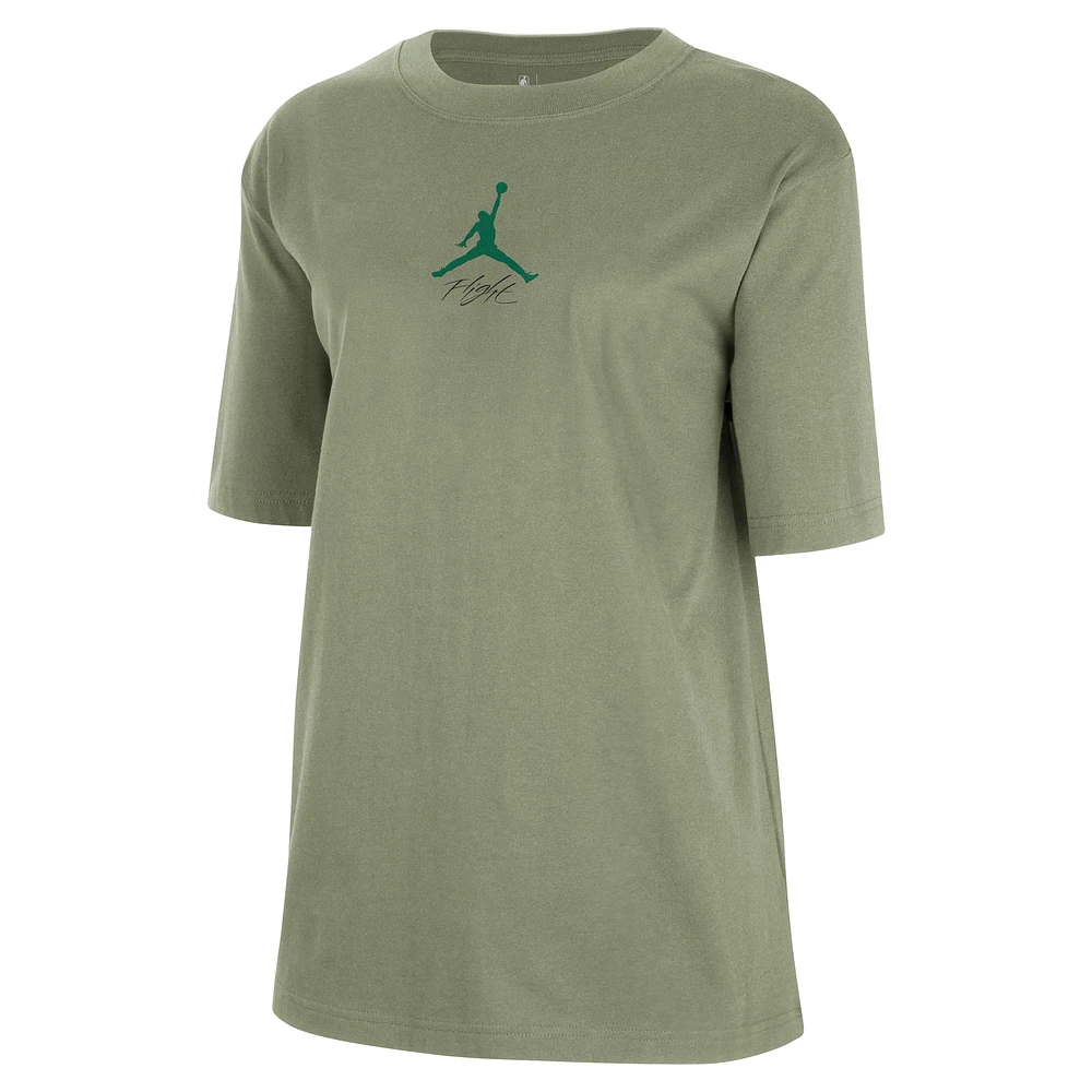 T-shirt Jordan Brand vert Boston Celtics Courtside Statement Edition Boyfriend pour femme