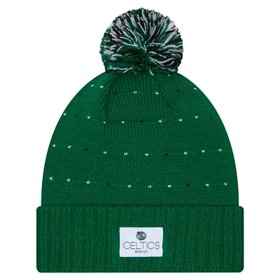 Bonnet en tricot à revers et pompon avec patch étiqueté Boston Celtics de New Era pour femme, vert Kelly