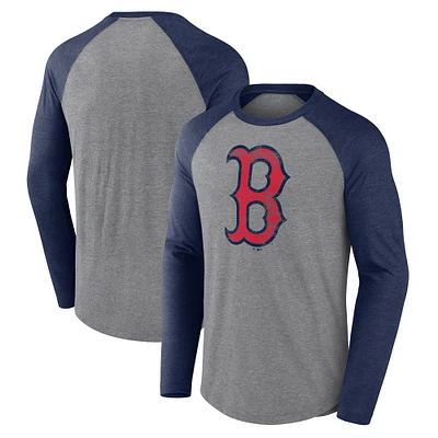 T-shirt à manches longues raglan tri-blend avec logo vieilli Fanatics Heather Grey/Heather Navy pour homme Boston Red Sox