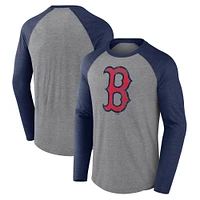 T-shirt à manches longues raglan tri-blend avec logo vieilli Fanatics Heather Grey/Heather Navy pour homme Boston Red Sox