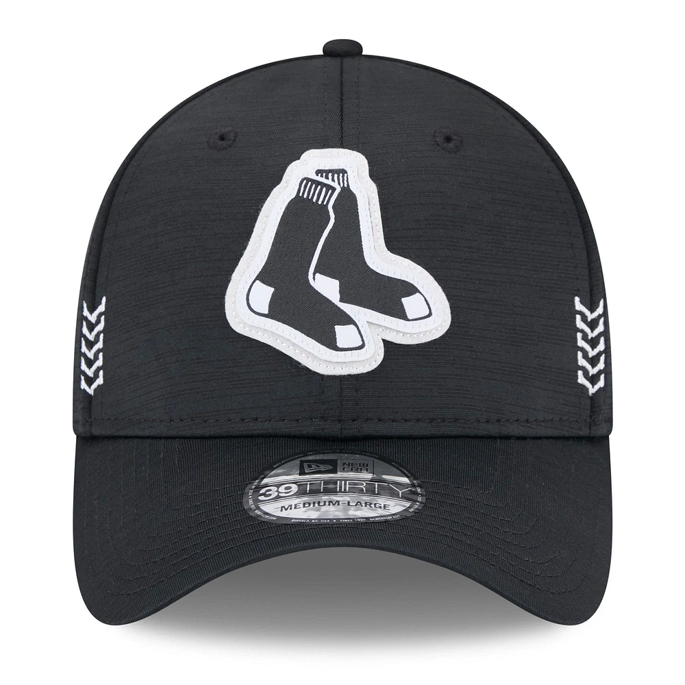 Men's New Era  Black Boston Red Sox 2024 Clubhouse 39THIRTY Flex Fit Hat