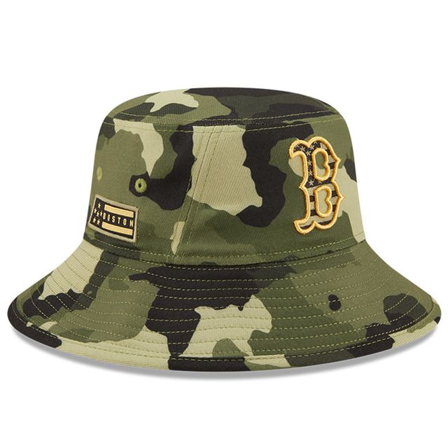 NWE REDSOX CAMO MLB NWE 2022 SEAU DE JOUR DES FORCES ARMÉES HATMNBUC