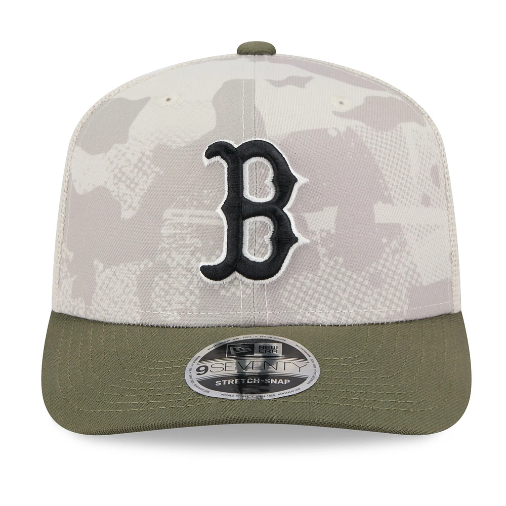 Casquette extensible à boutons-pression New Era pour homme, beige clair/olive, Boston Red Sox 2025 Armed Forces Day 9SEVENTY