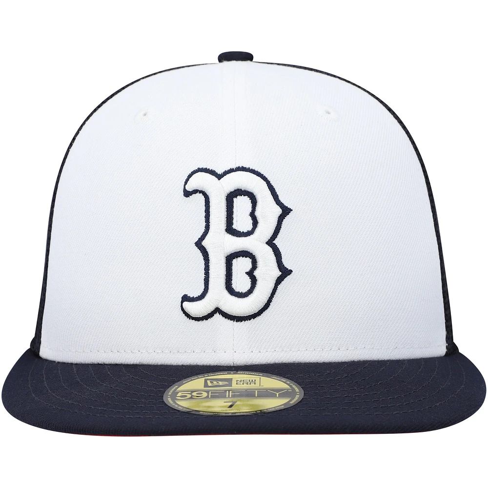 Casquette ajustée 59FIFTY pour entraînement au bâton sur le terrain des Boston Red Sox 2023 New Era homme, blanc/bleu marine