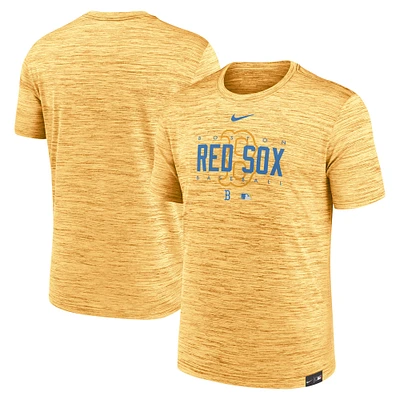 T-shirt de performance d'entraînement City Connect Velocity Boston Red Sox doré Nike pour homme