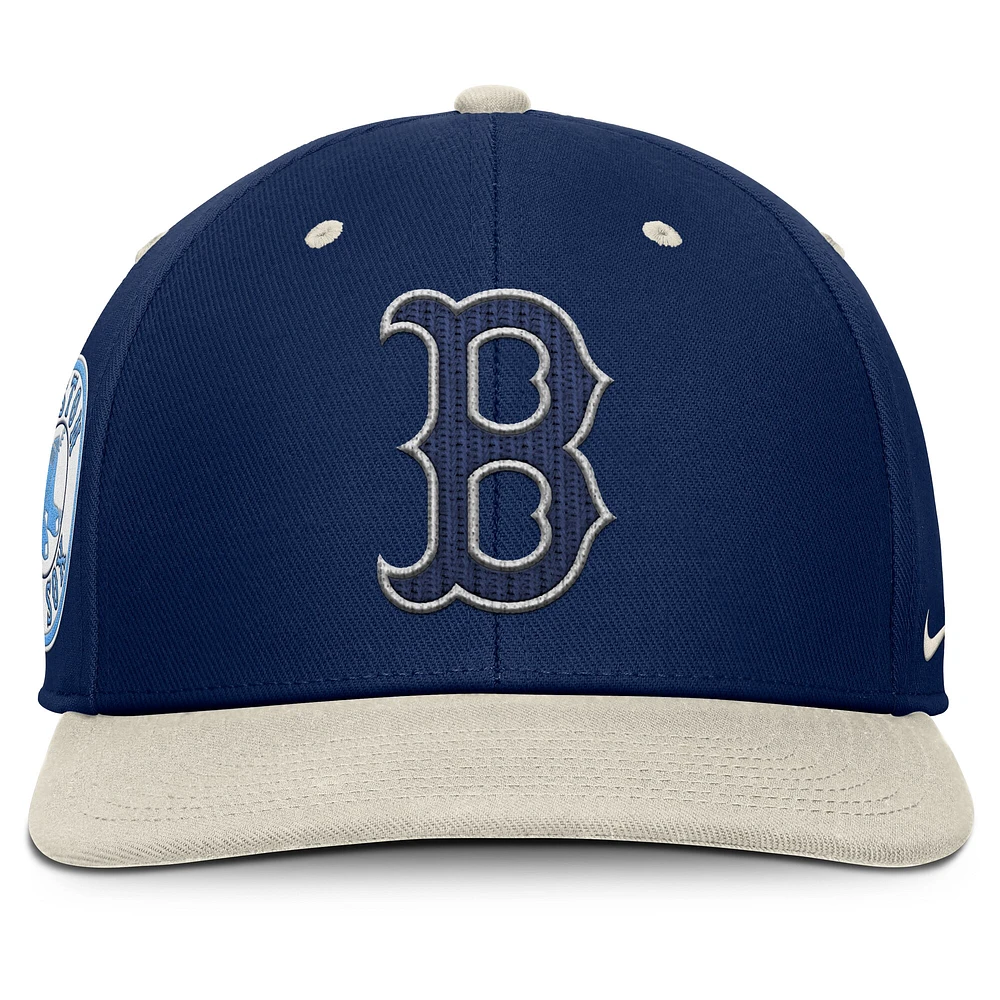 Men's Nike Navy/Cream Boston Red Sox Pro Performance Snapback Hat