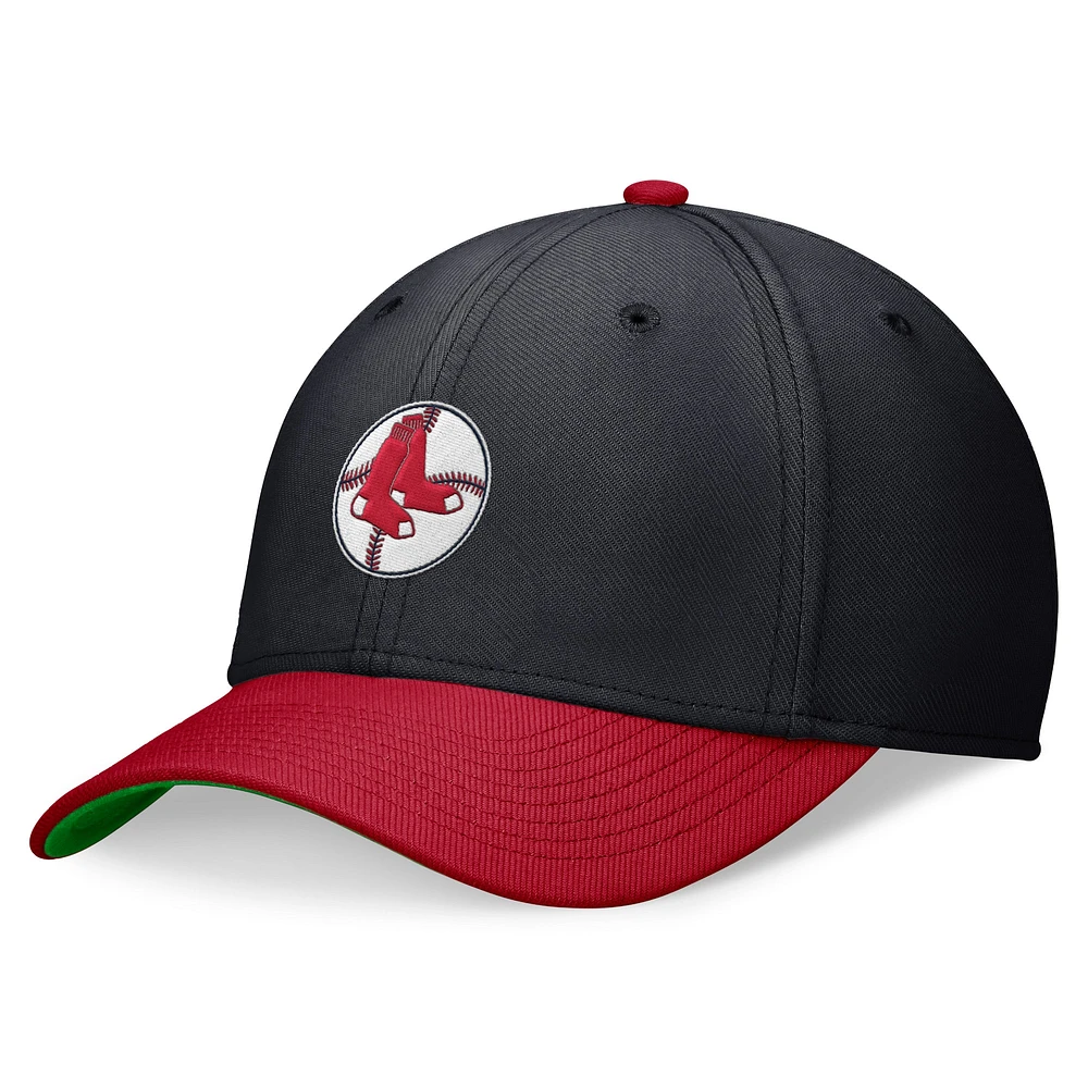 Casquette Performance Rewind Swooshflex Nike des Red Sox de Boston pour hommes, collection Cooperstown, bleu marine/rouge