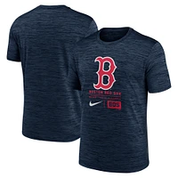 T-shirt Nike pour hommes, bleu marine, Boston Red Sox, grand logo Velocity