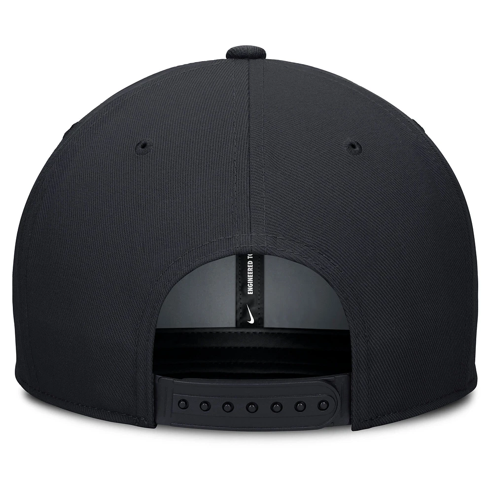 Men's Nike Navy Boston Red Sox Pro Performance Snapback Hat