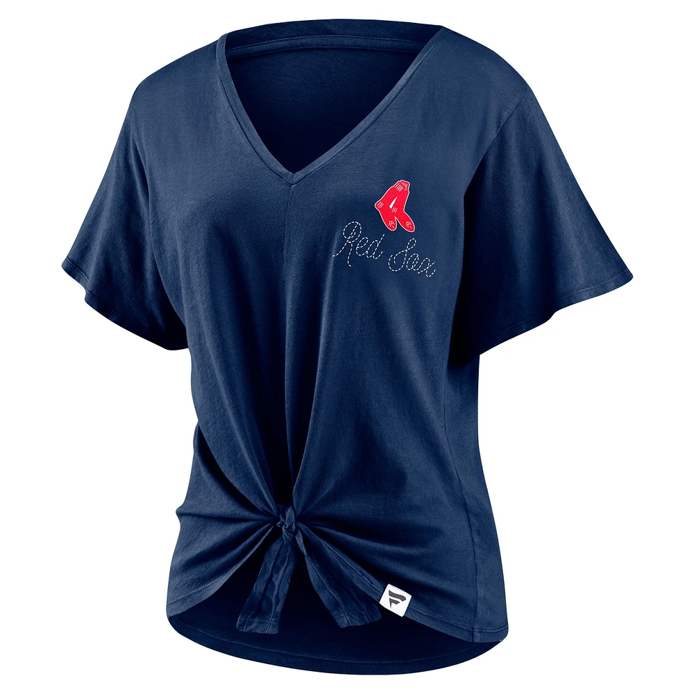 T-shirt à col en V délavé Fanatics Boston Red Sox Sport Resort pour femmes, noué sur le devant