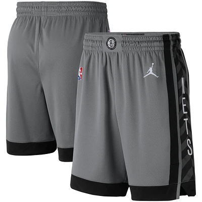 Short Swingman anthracite Jordan Brand pour hommes Brooklyn Nets Statement Edition