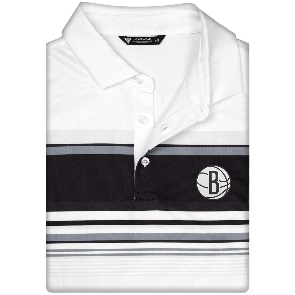 Polo blanc Onward des Brooklyn Nets pour homme Levelwear