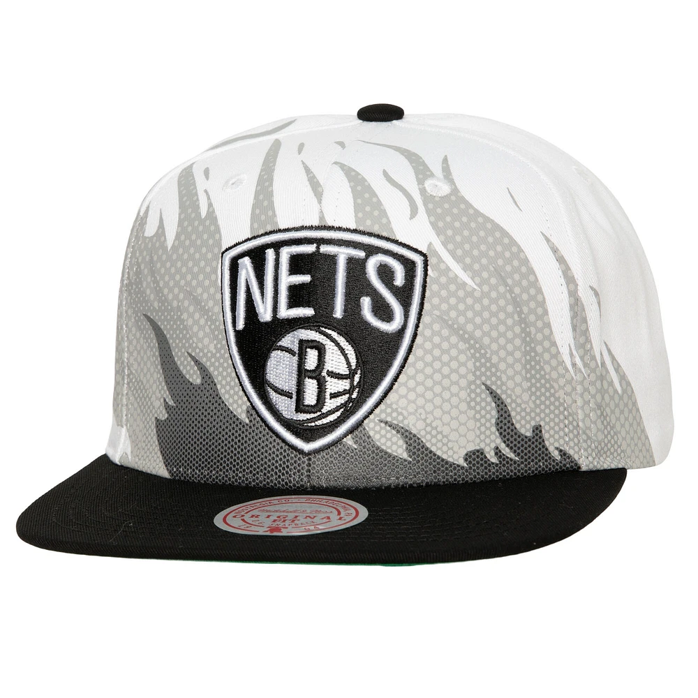 Casquette Snapback Hot Fire des Brooklyn Nets de Mitchell & Ness pour homme, blanche