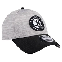 Men's New Era Heather Gray/Black Brooklyn Nets Active Digi-Tech Two-Tone 9FORTY Adjustable Hat