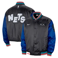 Blouson aviateur à bouton-pression Nike Charcoal Brooklyn Nets 2023/24 City Edition Courtside Premier pour homme