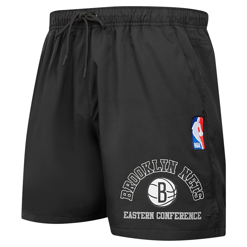 Short Pro Standard noir pour homme avec code régional des Brooklyn Nets