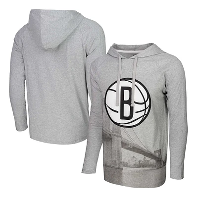 T-shirt à capuche manches longues Stadium Essentials pour hommes, gris chiné, Brooklyn Nets, Atrium Raglan