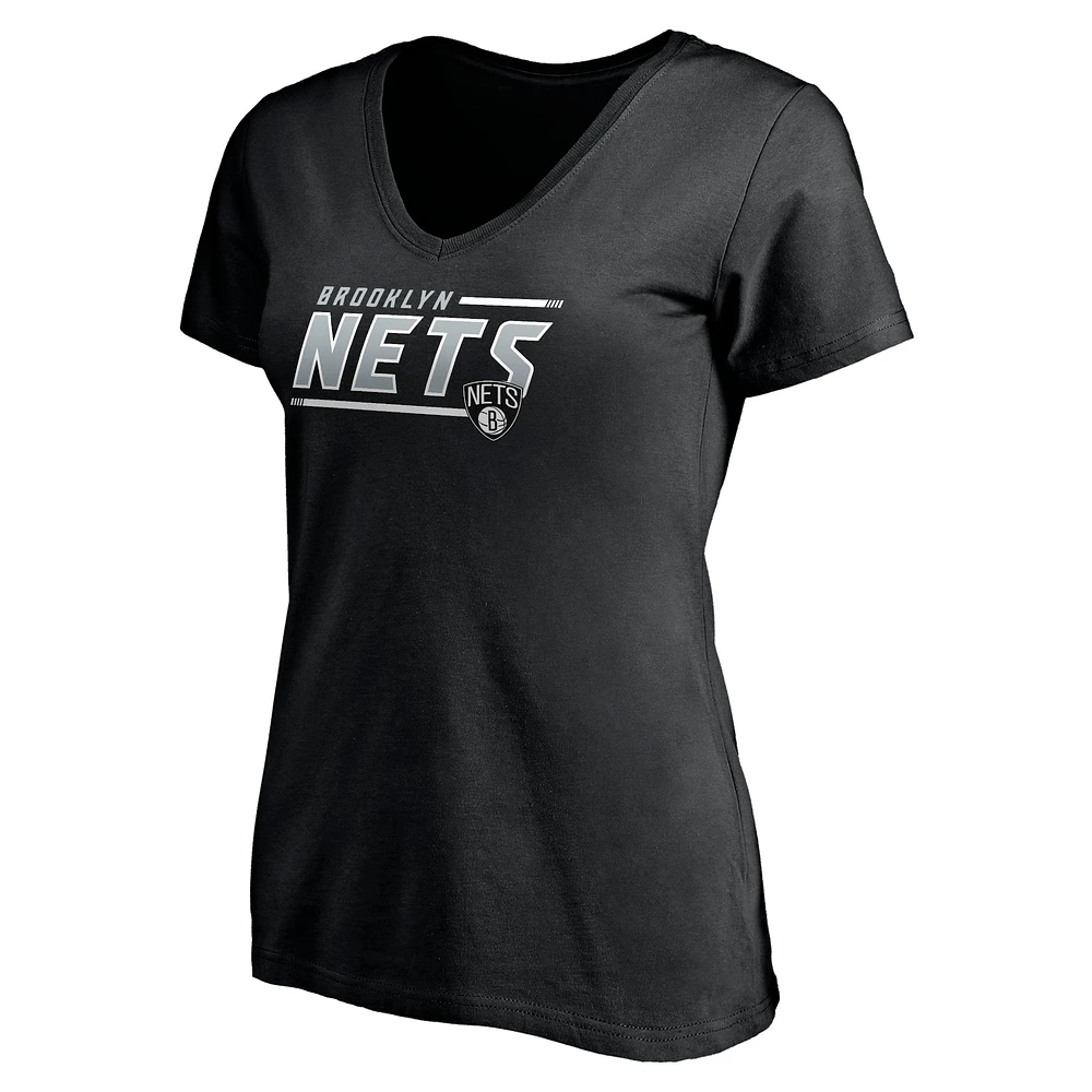 T-shirt noir à col en V Fanatics pour femmes, mascotte des Brooklyn Nets dans les limites