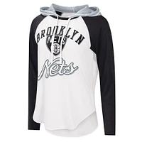 T-shirt à manches longues pour femme G-III 4Her by Carl Banks Brooklyn Nets MVP Raglan Hoodie