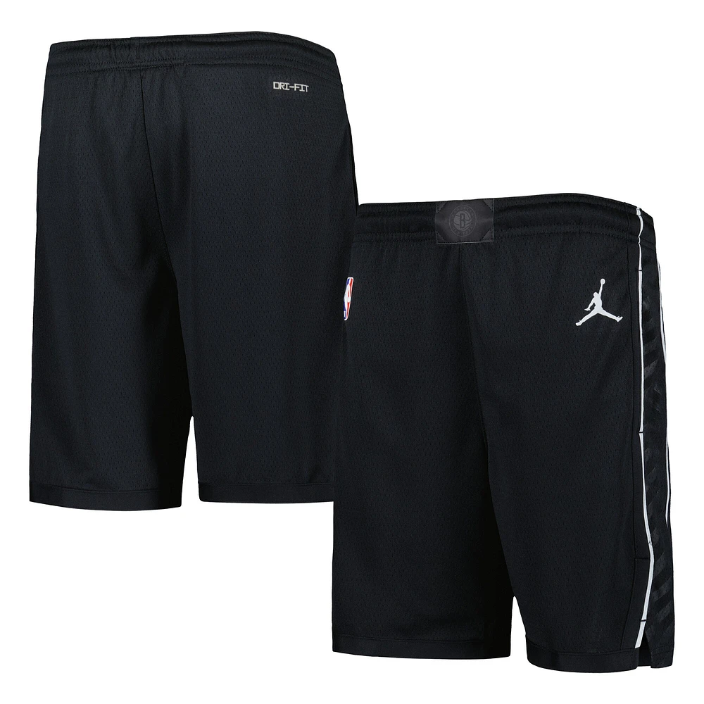 Short de performance Swingman pour jeune Jordan Brand Brooklyn Nets Statement Edition noir