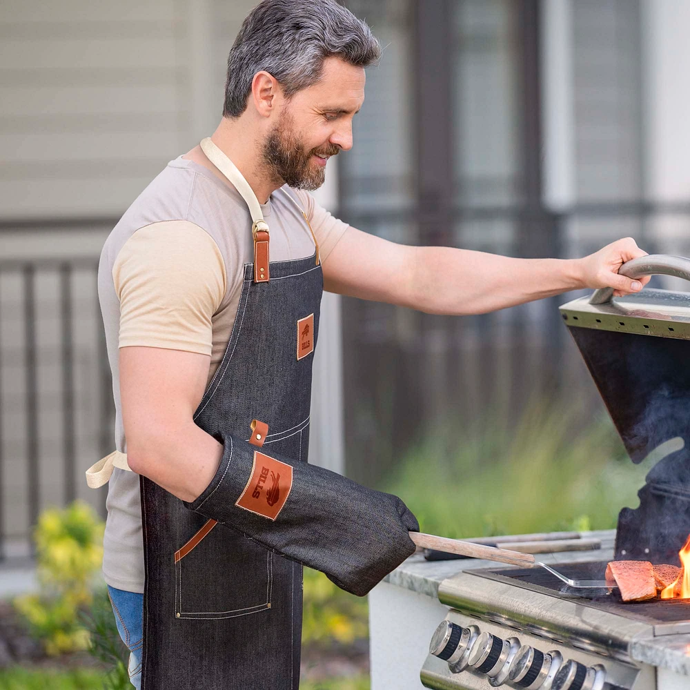 Buffalo Bills Grill Apron and Glove Set