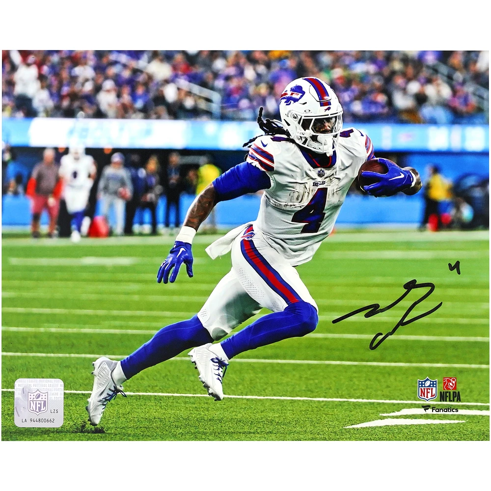 Photographie autographiée de James Cook des Buffalo Bills 8" x 10" en train de courir avec le ballon
