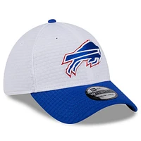 Men's New Era White/Royal Buffalo Bills 2024 NFL Training Camp 39THIRTY Flex Hat