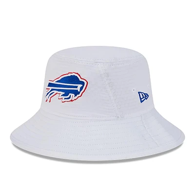 Chapeau bob extensible New Era pour hommes des Buffalo Bills 2024 NFL Training Camp blanc