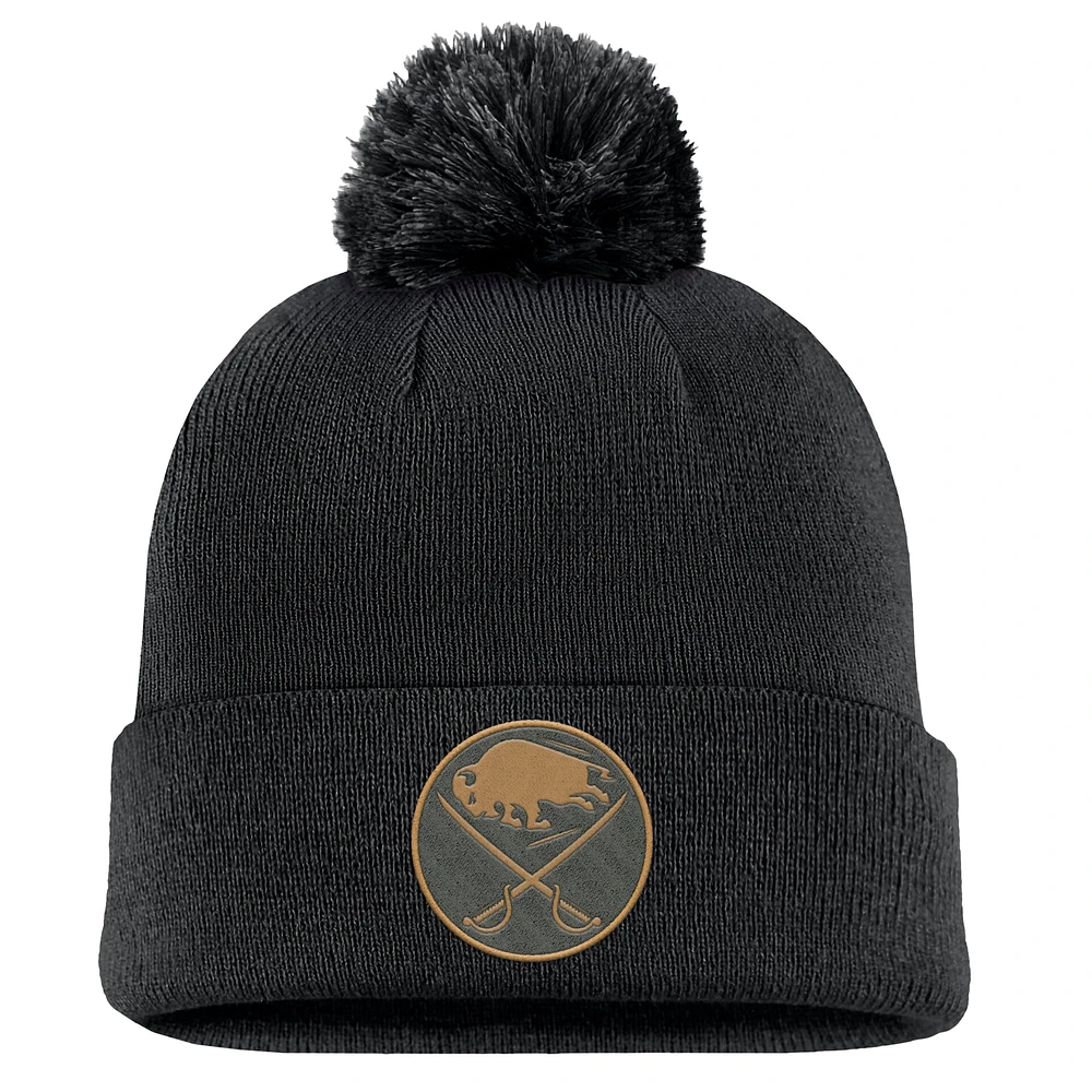 Bonnet en tricot à revers avec pompon pour homme Fanatics Black Buffalo Sabres Military Appreciation