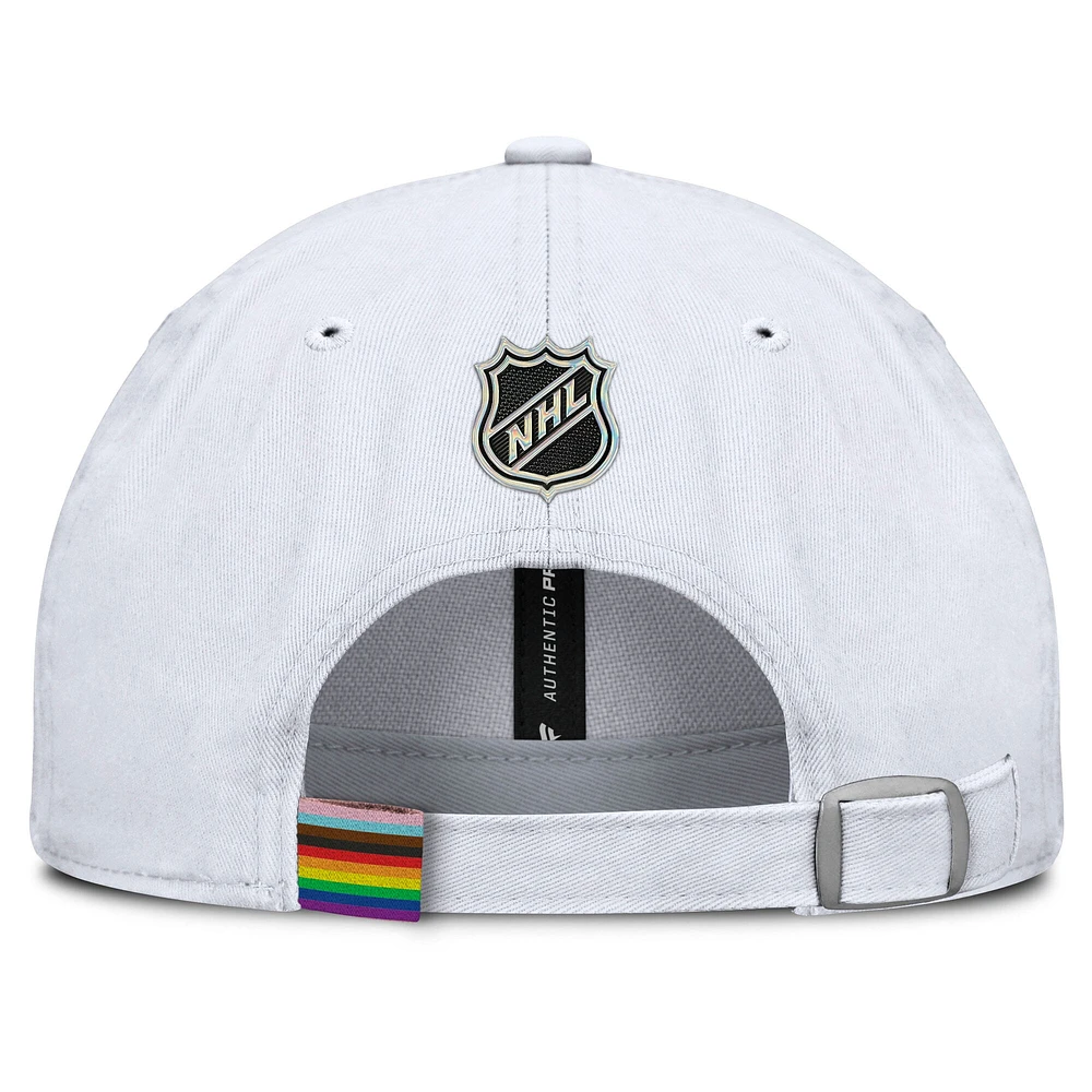 Casquette ajustable PRIDE pour hommes Fanatics White Buffalo Sabres