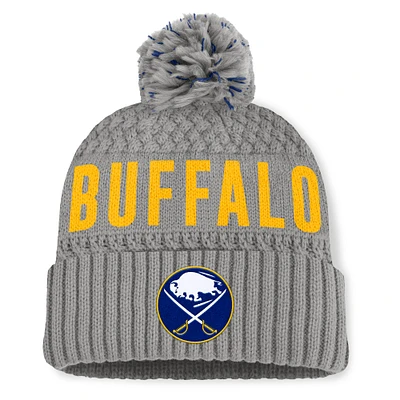 Bonnet en tricot à revers avec pompon Tilly Heritage des Buffalo Sabres gris Fanatics pour femme