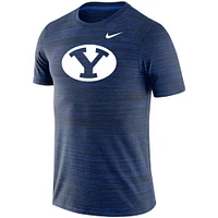 T-shirt Performance Nike BYU Cougars Team Logo Velocity Legend bleu marine pour homme