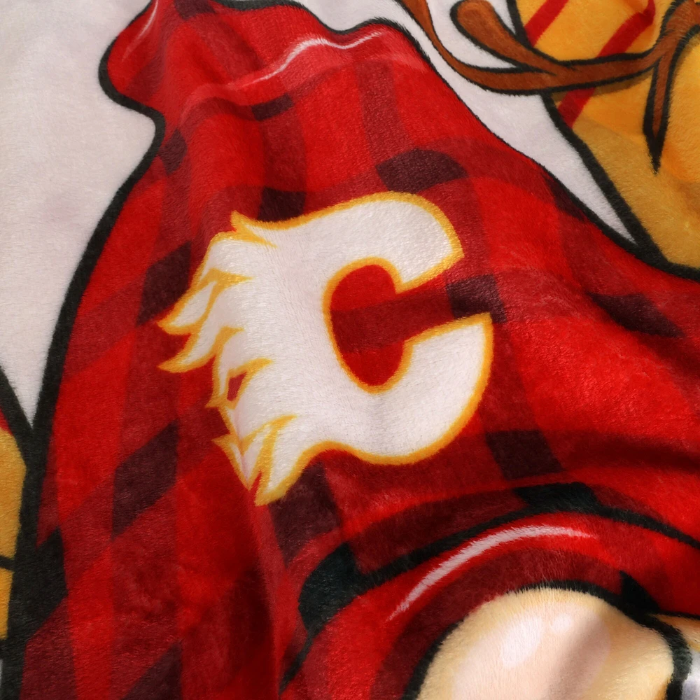 Calgary Flames 50'' x 60'' Gnome Throw Blanket