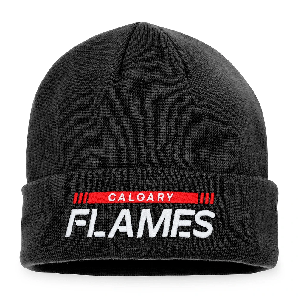 Fanatics pour hommes Noir/Flames de Calgary Repêchage 2022 de la LNH - Bonnet en tricot à revers authentique pour patinoire professionnelle