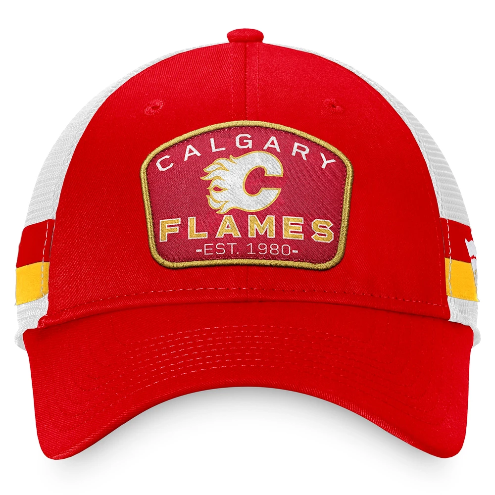 Casquette réglable de camionneur à rayures fondamentales des Flames de Calgary rouge/blanc Fanatics pour hommes