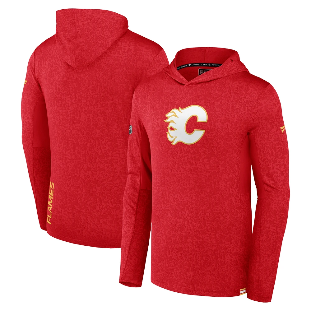 Sweat à capuche léger Fanatics rouge des Flames de Calgary Authentic Pro pour hommes