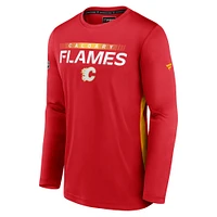 Fanatics pour hommes rouges Calgary Flames Authentic Pro Tech - T-shirt à manches longues