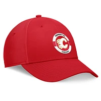 Casquette flexible rouge authentique du camp d'entraînement professionnel des Flames de Calgary Fanatics pour hommes