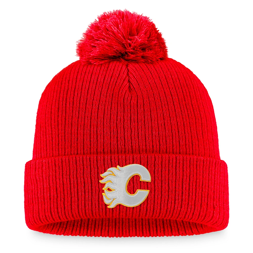 Bonnet en tricot à revers avec logo principal Fanatics Red Calgary Flames Core pour hommes avec pompon