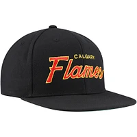 Casquette Snapback noire Mitchell & Ness Core Team Script 2.0 des Flames de Calgary pour hommes