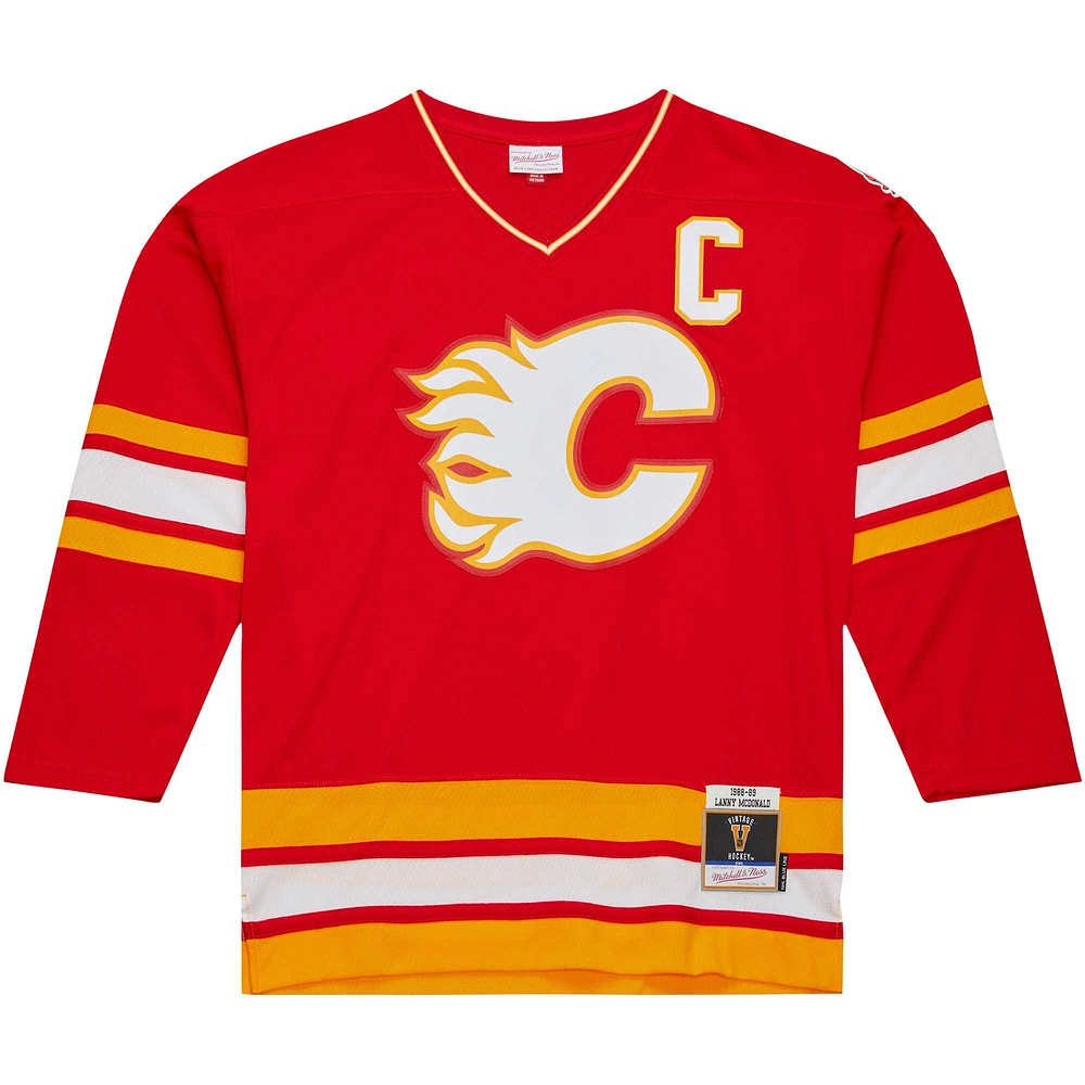 Mitchell & Ness Lanny McDonald rouge pour hommes des Flames de Calgary Capitaine Patch 1988/89 Maillot joueur la ligne bleue