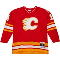 Maillot de joueur la ligne bleue Mitchell & Ness Theoren Fleury rouge des Flames Calgary 1988/89 pour hommes