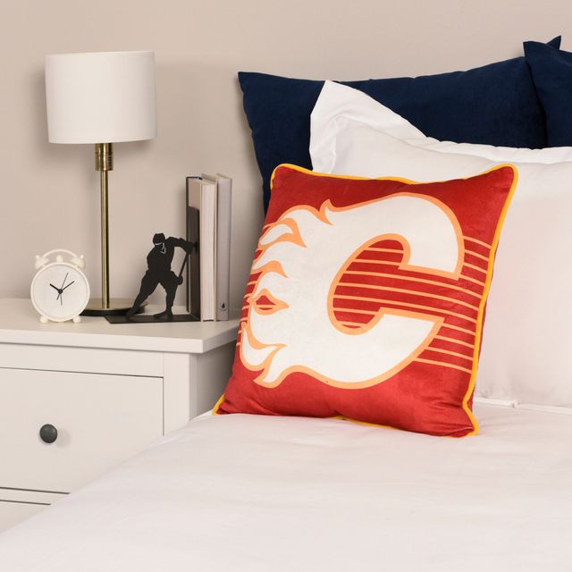 Coussin décoratif réversible avec logo d'équipe 18'' x 18'' Red Calgary Flames