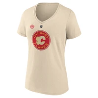 Fanatics pour femmes Jonathan Huberdeau crème Flames de Calgary 2023 NHL Heritage Classic Nom et numéro T-shirt à col en V