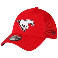 Casquette Flexline 39THIRTY Sideline des Stampeders de Calgary New Era rouge pour homme